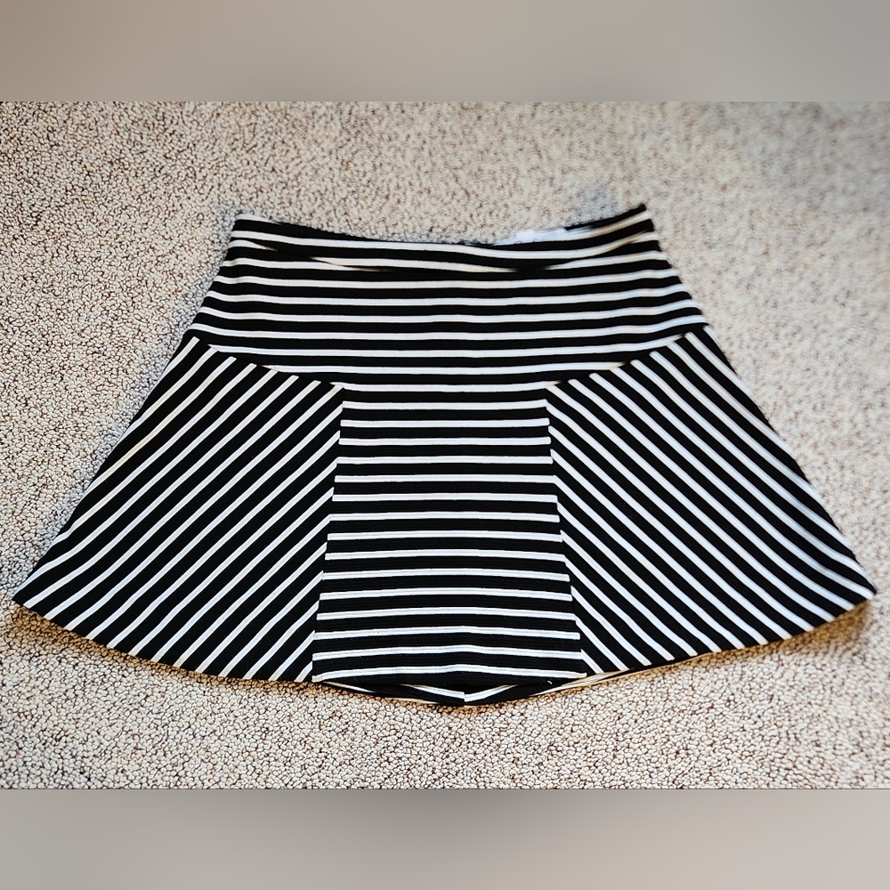 Candie's Cute Black and White Flared Mini Skirt